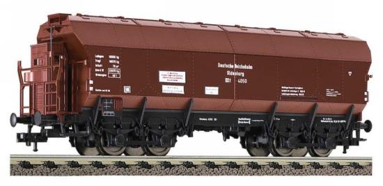 Goods van for grain with brakeman's cabin type KKt 27 .<br /><a href='images/pictures/Fleischmann/5397.jpg' target='_blank'>Full size image</a>